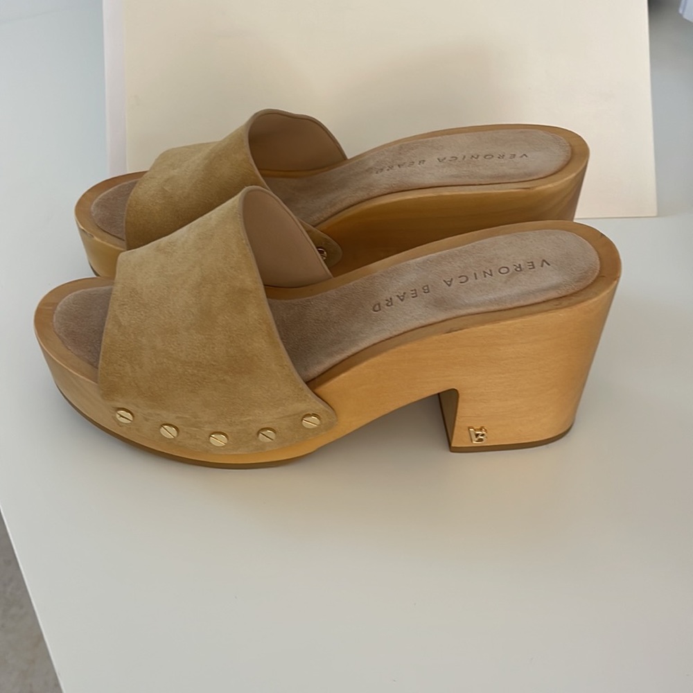 Veronica Beard Hannalee Suede Platform Clogs size 7.5